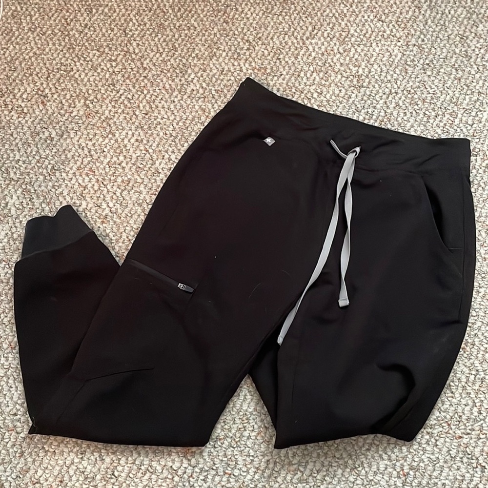 Figs black jogger scrubs